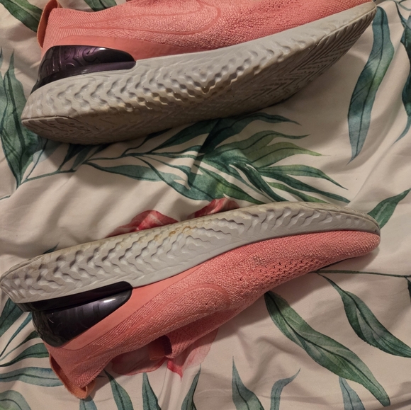 COPY - Nike Epic Phantom React Flyknit 'Bright Melon’ - Picture 10 of 12